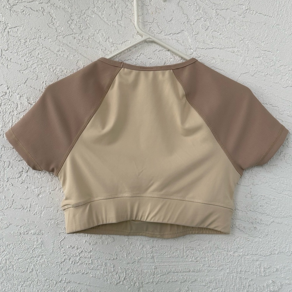 Oh Polly Bo+Tee Renew Sports Bra Top Size US 10 Cream Tan Crop - Picture 3 of 8
